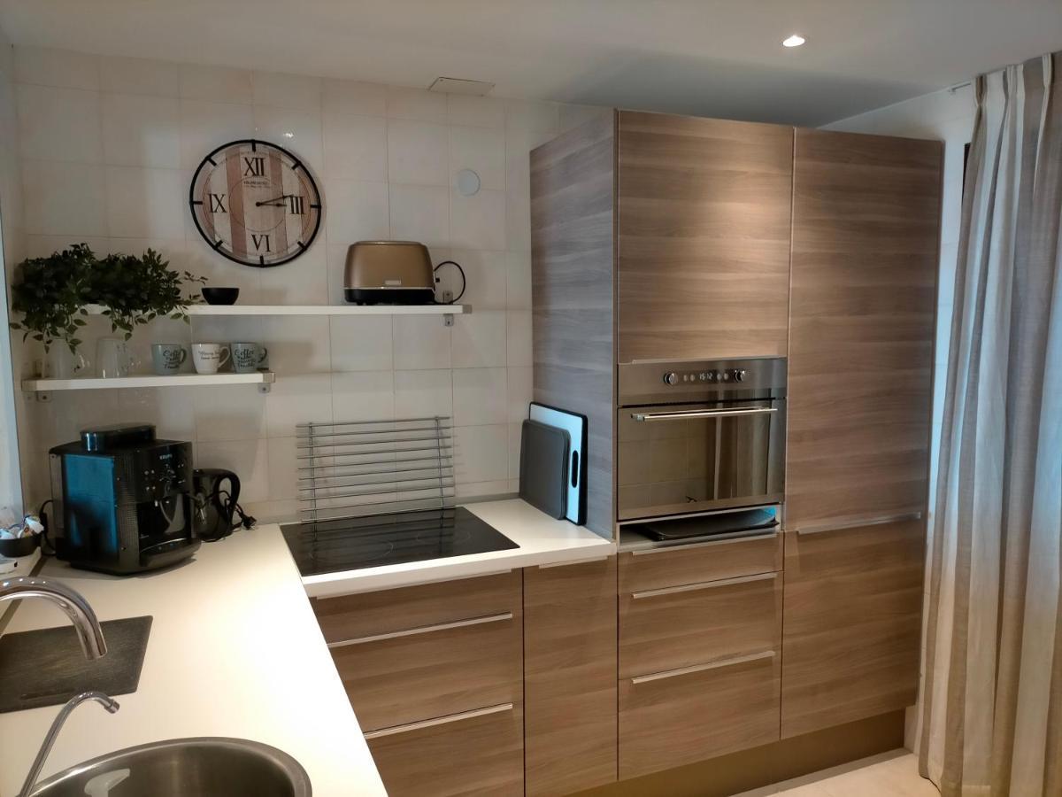 Appartement Met Zeezicht En Vlakbij Het Strand Manilva Eksteriør billede