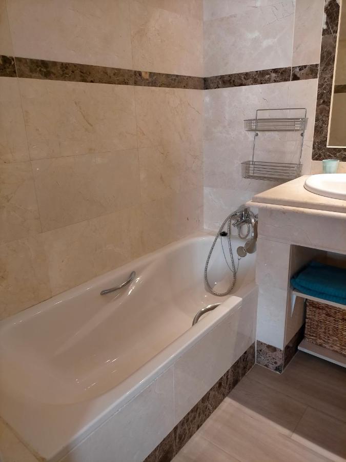 Appartement Met Zeezicht En Vlakbij Het Strand Manilva Eksteriør billede